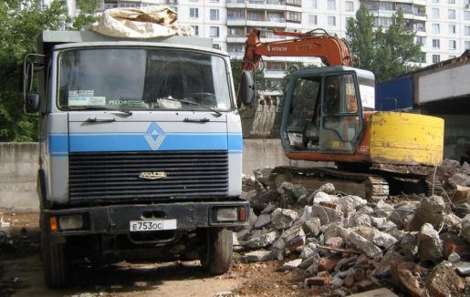 Вывоз строительного мусора, погрузчики, самосвалы, грузчики стоимость услуг и где заказать - Хабаровск