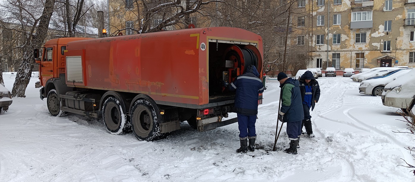 Прочистка канализации от засоров гидропромывочной машиной и специальным оборудованием в Николаевске-на-Амуре
