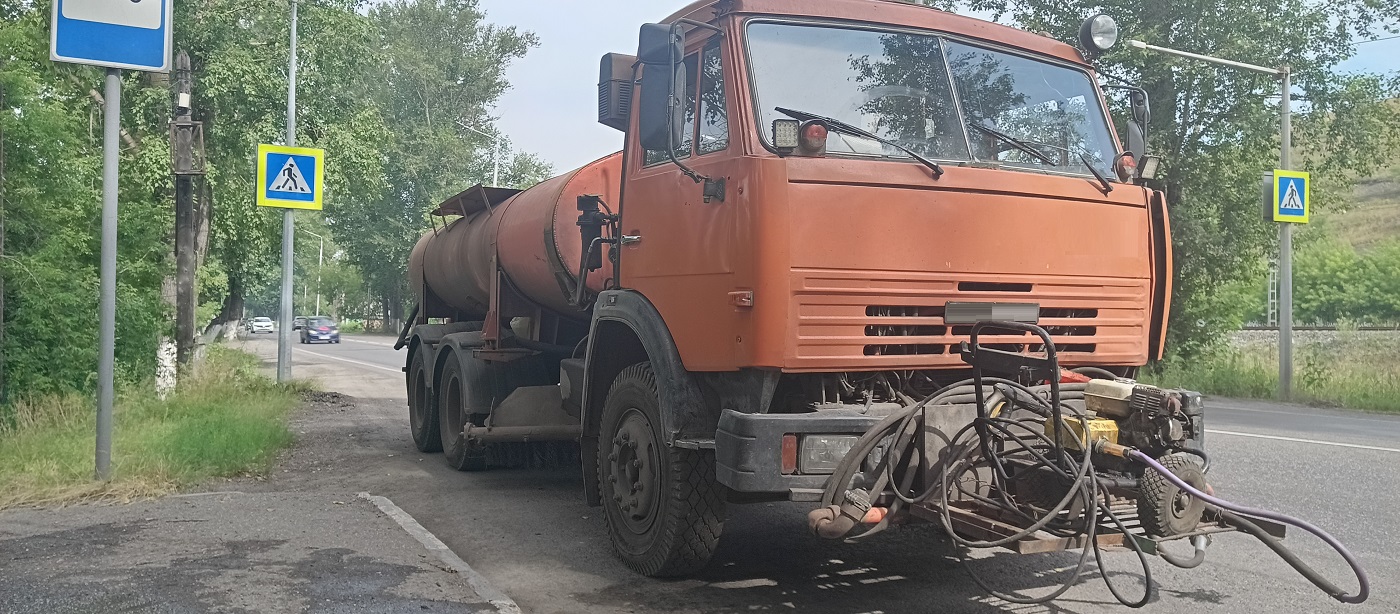 Продажа поливомоечных машин для уборки дорог и поливки зеленых насаждений в Николаевске-на-Амуре