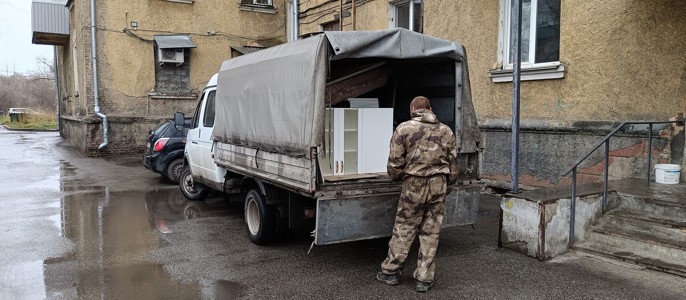 Квартирные перевозки. Погрузка мебели в Газель в Хабаровском крае